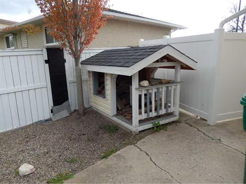 709 7 Street North, Lethbridge, AB - Outdoor With Exterior