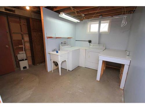 4803 59 Ave., Taber, AB - Indoor Photo Showing Laundry Room