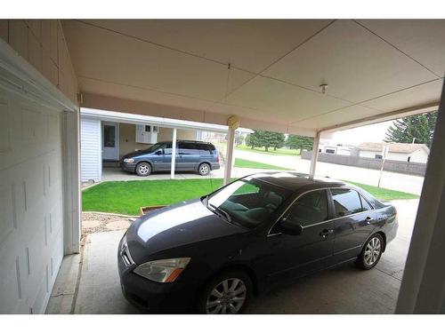 4803 59 Ave., Taber, AB - Indoor Photo Showing Garage