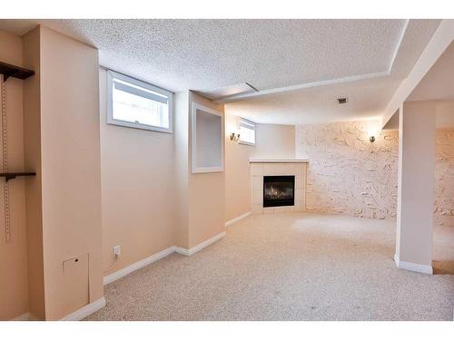 1110 11 Avenue North, Lethbridge, AB - Indoor With Fireplace