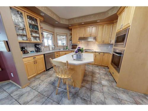 40126 Range Road 264, Rural Lacombe County, AB - Indoor Photo Showing Kitchen