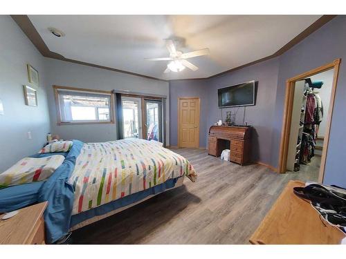 40126 Range Road 264, Rural Lacombe County, AB - Indoor Photo Showing Bedroom