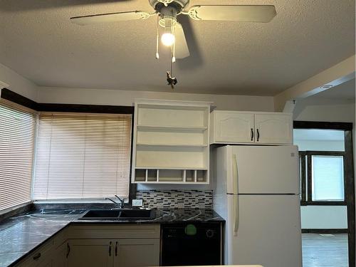 136 S 1 Street West, Magrath, AB - Indoor Photo Showing Kitchen With Double Sink