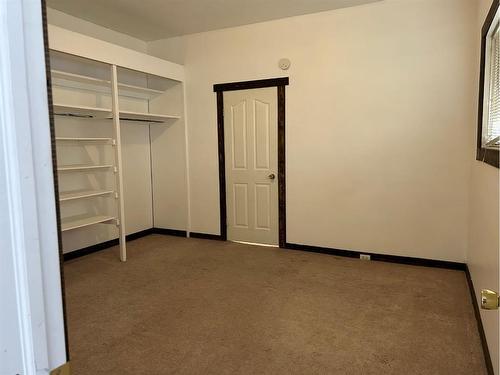 136 S 1 Street West, Magrath, AB - Indoor Photo Showing Other Room