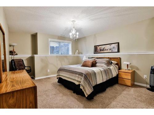 6 Sixmile Ridge South, Lethbridge, AB - Indoor Photo Showing Bedroom