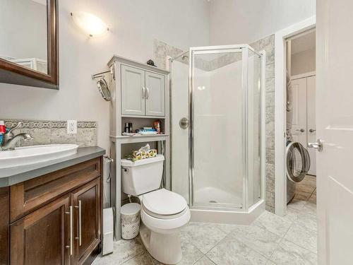 419 Dieppe Boulevard South, Lethbridge, AB - Indoor Photo Showing Bathroom