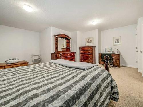 419 Dieppe Boulevard South, Lethbridge, AB - Indoor Photo Showing Bedroom
