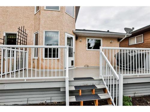 300 Coachwood Point West, Lethbridge, AB - Outdoor With Deck Patio Veranda With Exterior