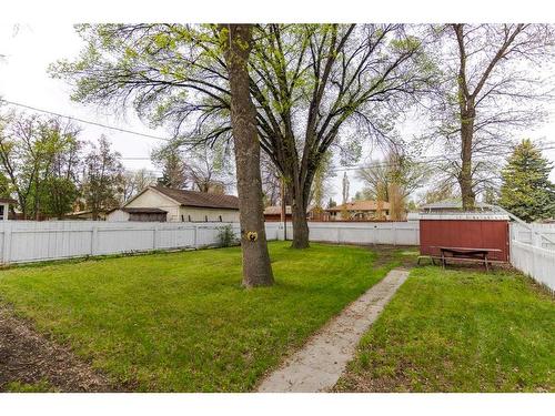 542 12 Street North, Lethbridge, AB - Outdoor With Backyard