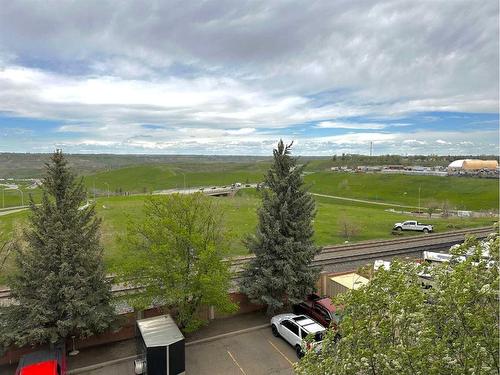 421-20 3 Street South, Lethbridge, AB - Outdoor With View