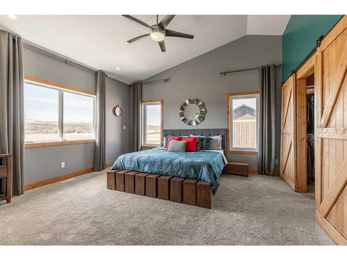 9205 Range Road 1-4, Rural Pincher Creek No. 9, M.D. Of, AB - Indoor Photo Showing Bedroom