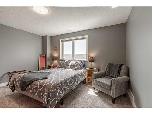 9205 Range Road 1-4, Rural Pincher Creek No. 9, M.D. Of, AB - Indoor Photo Showing Bedroom