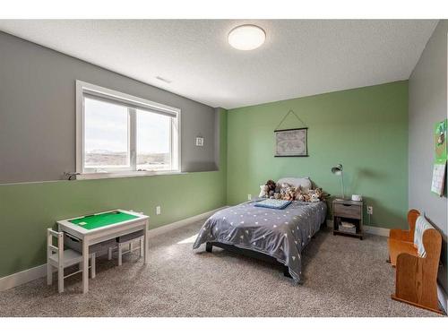 9205 Range Road 1-4, Rural Pincher Creek No. 9, M.D. Of, AB - Indoor Photo Showing Bedroom