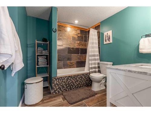 9205 Range Road 1-4, Rural Pincher Creek No. 9, M.D. Of, AB - Indoor Photo Showing Bathroom