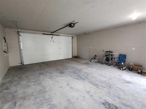 419 12C Street North, Lethbridge, AB - Indoor Photo Showing Garage