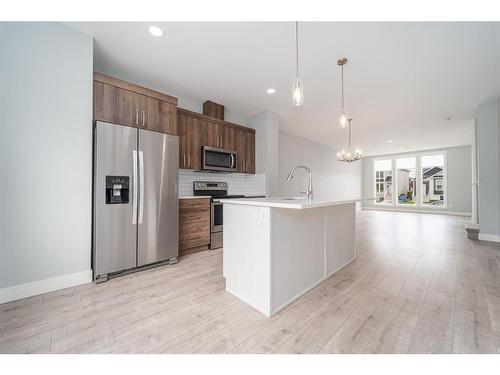 278 Grassland Boulevard West, Lethbridge, AB - Indoor Photo Showing Kitchen With Stainless Steel Kitchen With Upgraded Kitchen