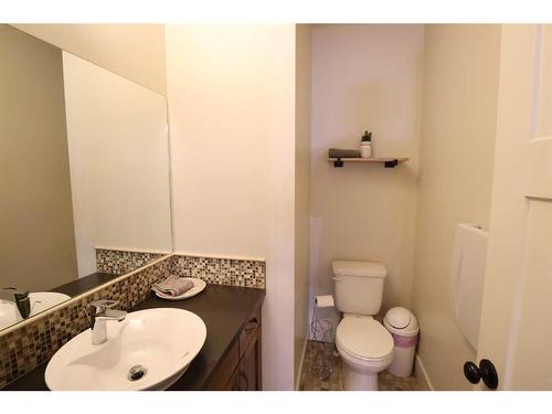 1009 6 Street, Barnwell, AB - Indoor Photo Showing Bathroom