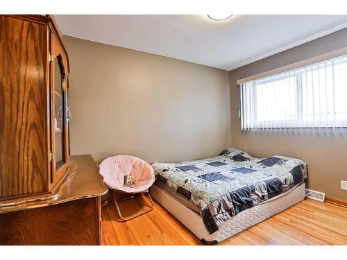 112041 Range Rd 234, Nobleford, AB - Indoor Photo Showing Bedroom