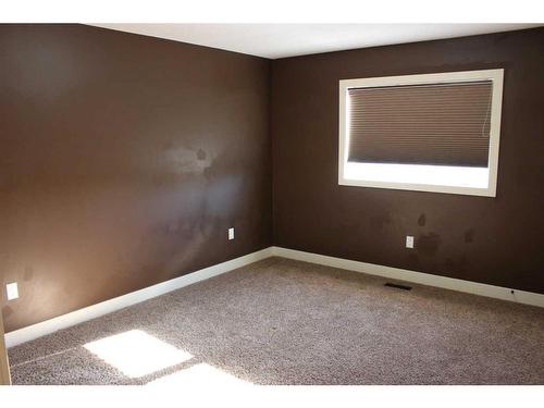715 Northridge Avenue, Picture Butte, AB - Indoor Photo Showing Other Room