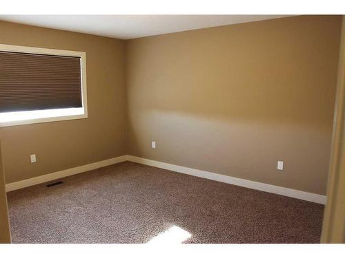715 Northridge Avenue, Picture Butte, AB - Indoor Photo Showing Other Room