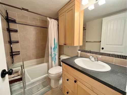 107A-295 Columbia Boulevard West, Lethbridge, AB - Indoor Photo Showing Bathroom