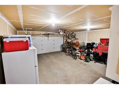 130 Keystone Terrace West, Lethbridge, AB - Indoor Photo Showing Garage