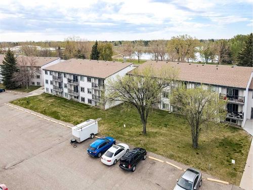 305A-295 Columbia Boulevard West, Lethbridge, AB - Outdoor