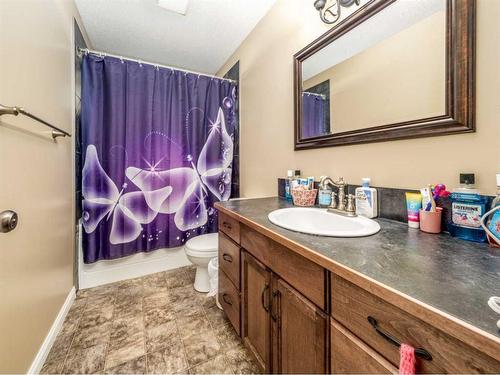 1124 Briar Road, Pincher Creek, AB - Indoor Photo Showing Bathroom