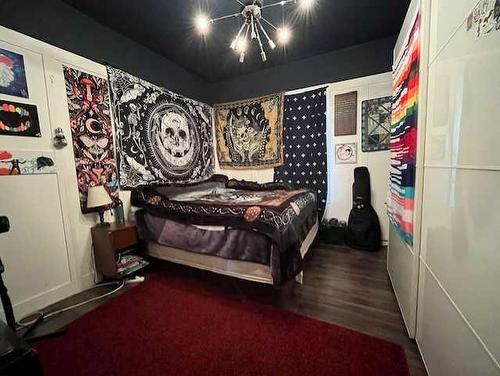 5002 54 Avenue, Taber, AB - Indoor Photo Showing Bedroom