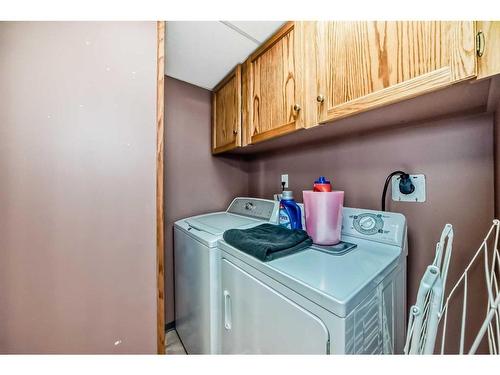 106 Laval Road West, Lethbridge, AB - Indoor Photo Showing Laundry Room