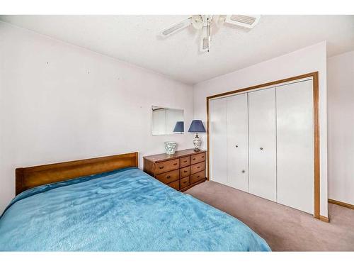 106 Laval Road West, Lethbridge, AB - Indoor Photo Showing Bedroom