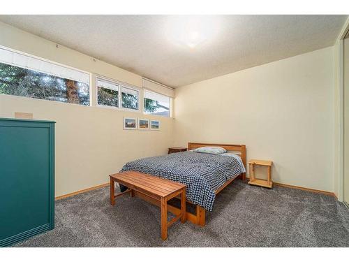 1318 13 Street South, Lethbridge, AB - Indoor Photo Showing Bedroom
