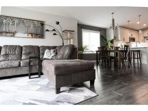 748 Coalbrook Close West, Lethbridge, AB - Indoor Photo Showing Living Room