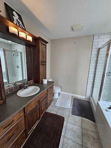 2124 25 Street, Coaldale, AB - Indoor Photo Showing Bathroom