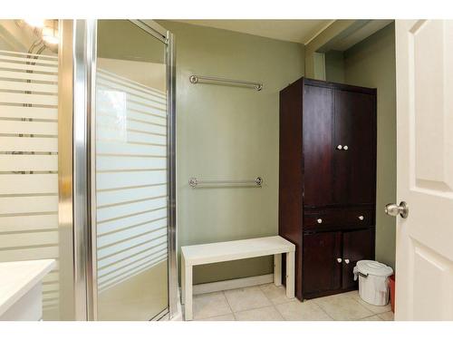 323 Whitney Street, Carmangay, AB - Indoor Photo Showing Bathroom