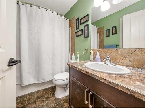 173027 Rng Rd 102, Rural Taber, M.D. Of, AB - Indoor Photo Showing Bathroom