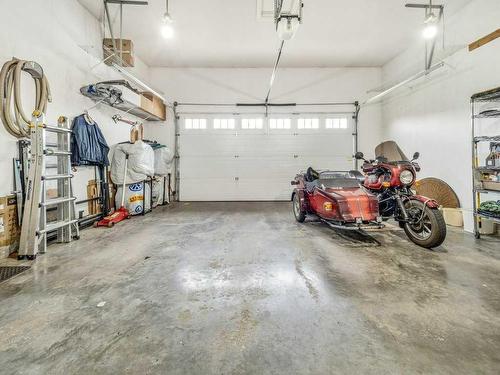 22 Canyoncrest Court West, Lethbridge, AB - Indoor Photo Showing Garage