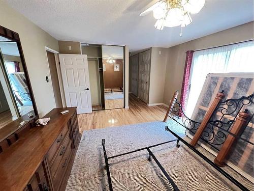 527 Centennial Avenue, Picture Butte, AB - Indoor Photo Showing Other Room