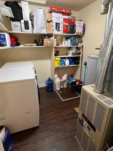 151 1 Street East, Cardston, AB - Indoor Photo Showing Laundry Room