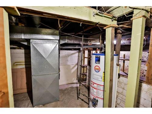 419 12 Street North, Lethbridge, AB - Indoor Photo Showing Basement