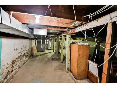 419 12 Street North, Lethbridge, AB - Indoor Photo Showing Basement