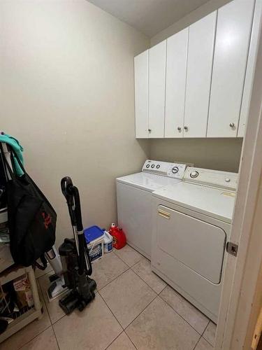 167 1 Street East, Cardston, AB - Indoor Photo Showing Laundry Room