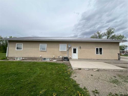 167 1 Street East, Cardston, AB - Outdoor
