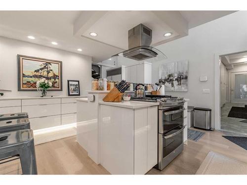 2825 Parkside Drive South, Lethbridge, AB - Indoor Photo Showing Kitchen