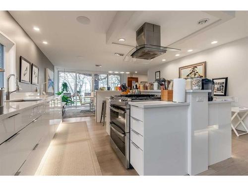 2825 Parkside Drive South, Lethbridge, AB - Indoor Photo Showing Kitchen