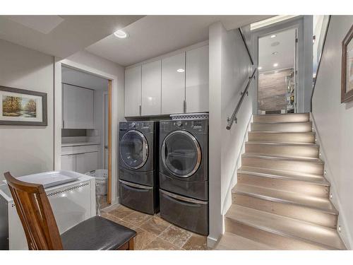 2825 Parkside Drive South, Lethbridge, AB - Indoor Photo Showing Laundry Room