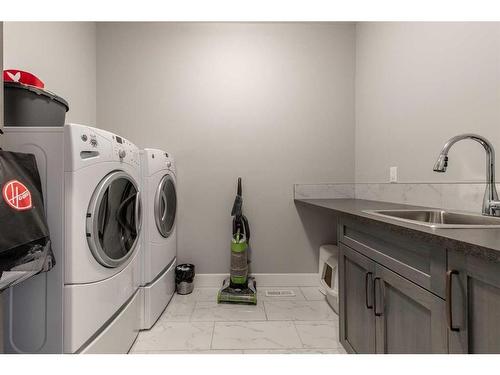 2510 Aspen Drive, Coaldale, AB - Indoor Photo Showing Laundry Room