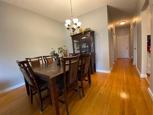 4422 Greenview Place Ne, Calgary, AB - Indoor Photo Showing Dining Room