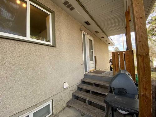 4422 Greenview Place Ne, Calgary, AB - Indoor Photo Showing Other Room