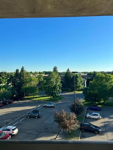 529-21 Berkeley Place West, Lethbridge, AB - Outdoor With View